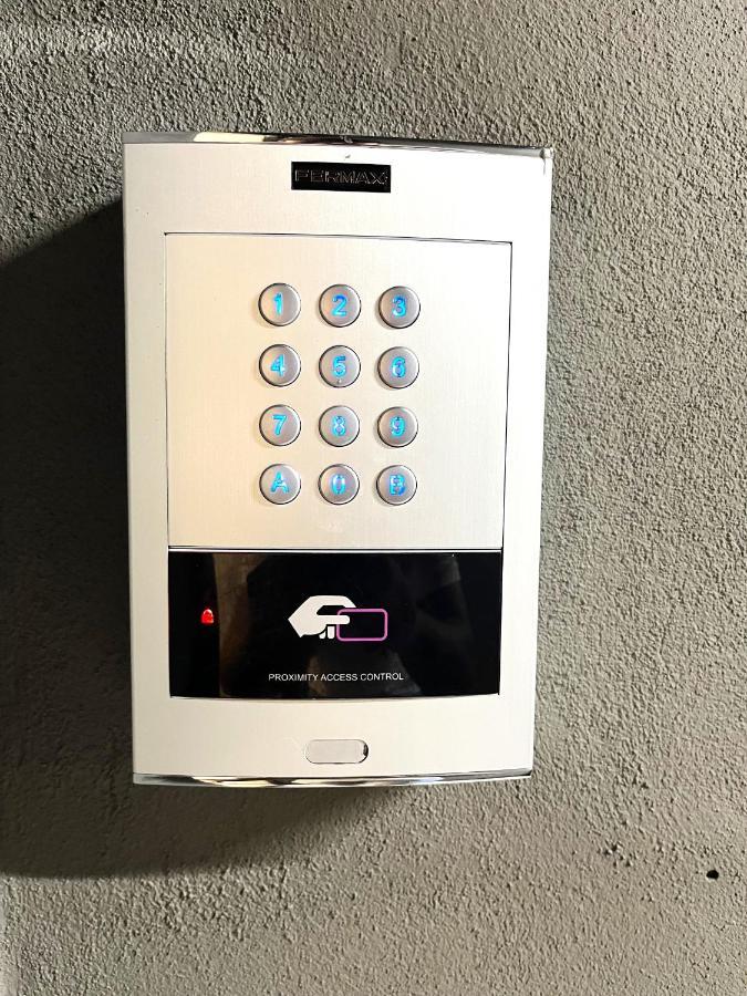 Wyszynskiego Apartment - Self Check-In 20H - Parking &Lift Wroclaw Exterior photo